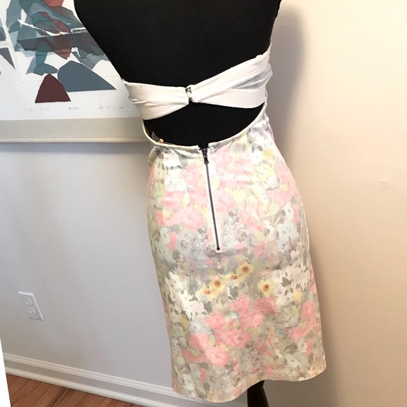 Alice & Olivia Floral Strapless Cutout Back Mini Dress Size 2 - Picture 2 of 6